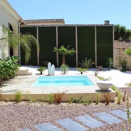 Le 1818 Gite Pensión